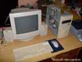 Pentium MMX 166 Mhz, 64 MiB RAM, 2,5 GiB HDD, Video Card S3 Trio 64 2 MiB, Sound Card ESS 1868, FDD 3,5, 15 Color Monitor Samsung (1997), очень старая клавиатура (типа DIN), мышь типа COM + достаточно новый привод DVD-RW